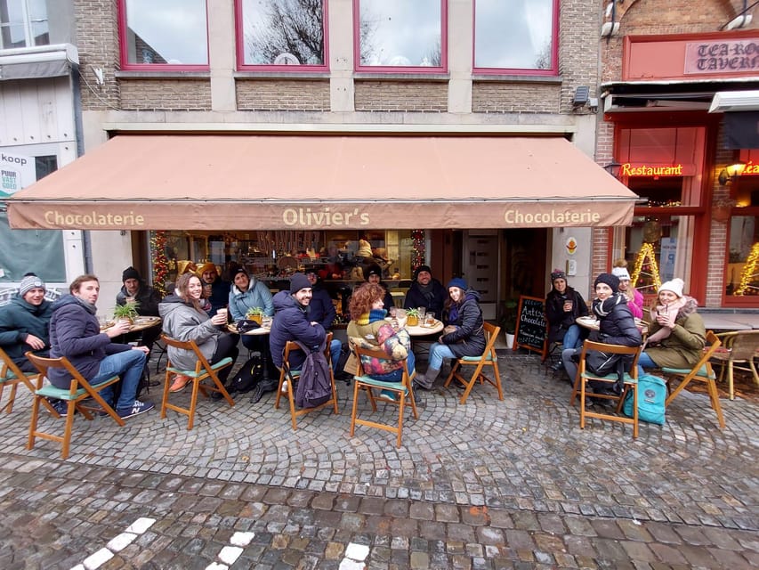Bruges: Walking Tour with Hot Chocolate & Chocolate Tasting - Key points to know before booking