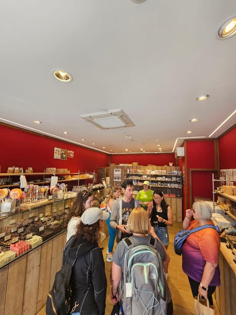 Bruges: Walking Tour with Hot Chocolate & Chocolate Tasting - Church of Our Lady and Walplein Square