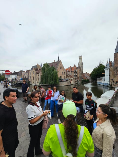 Bruges: Walking Tour with Hot Chocolate & Chocolate Tasting - Sint-Janshospitaal and the final chocolate visit