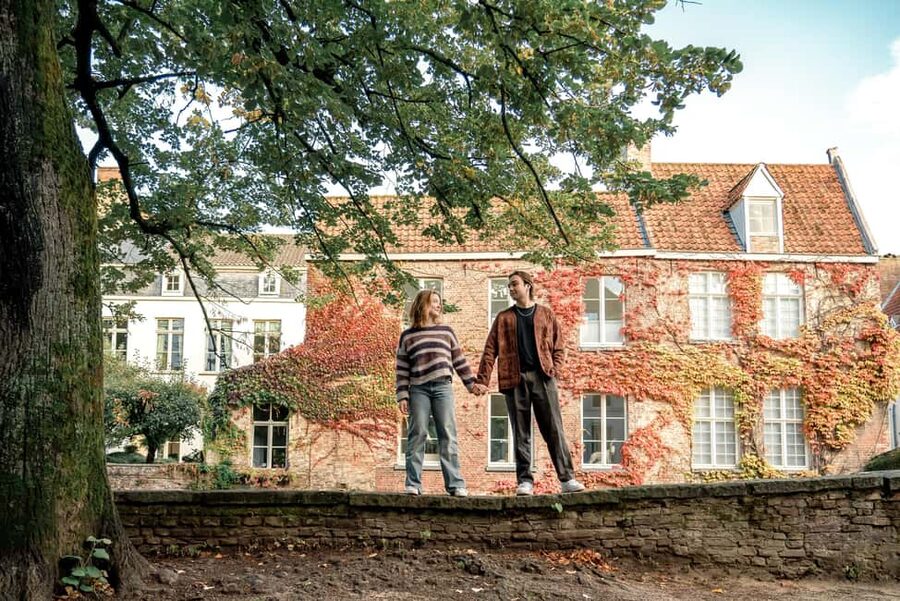 Bruges : Your private 1 hour photoshoot in the medieval city - Timing, flexibility, and practical planning