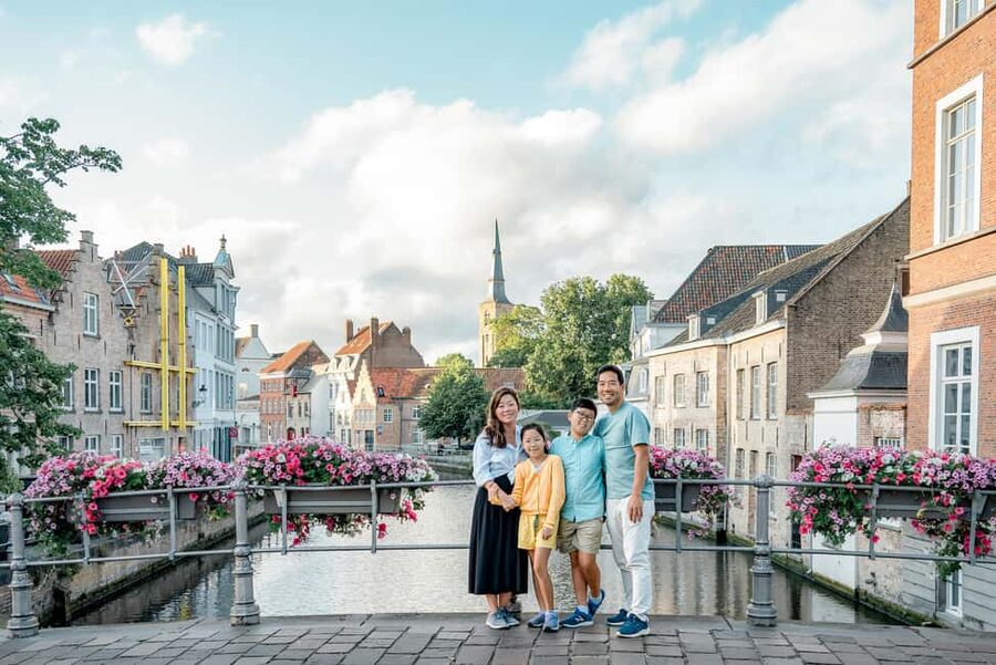 Bruges : Your private 1 hour photoshoot in the medieval city - What the photographs may feel like