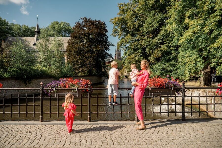 Bruges : Your private 30min. photoshoot in the medieval city - What Happens During the 30-Minute Walk