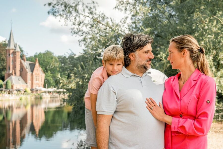 Bruges : Your private 30min. photoshoot in the medieval city - The Photographer’s Direction and Local Eye