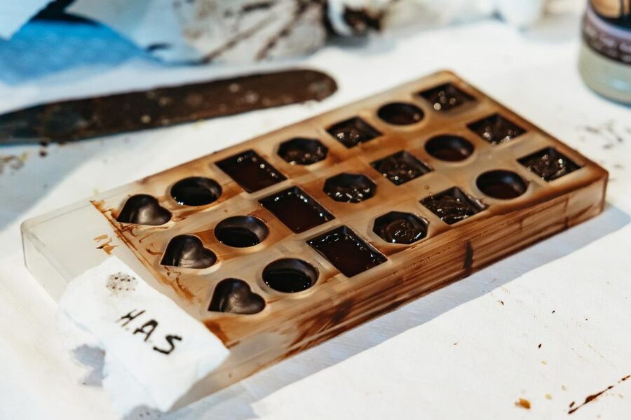 Brussels: 2.5-Hour Belgian Chocolate Making Workshop - The takeaway box and the chocolate problem