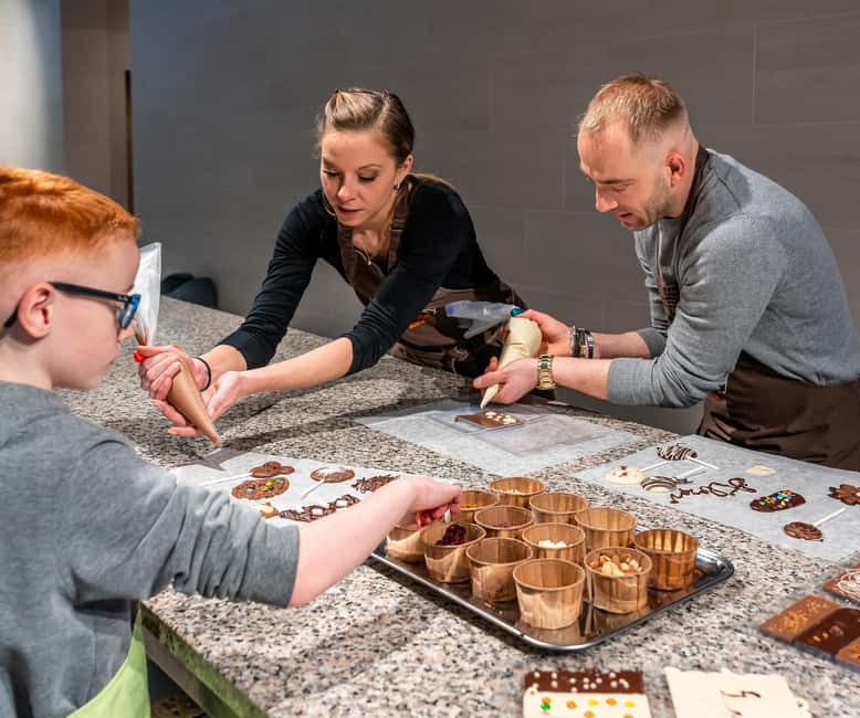 Brussels: 2.5-Hour Chocolate Museum Visit with Workshop - Timing, meeting point, and group size