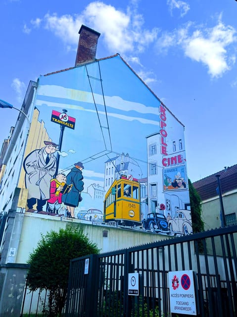 Brussels: 2 hours Private Walking Tour of the Comics Walls - Tintin, Yoko Tsuno, and the characters you may not know