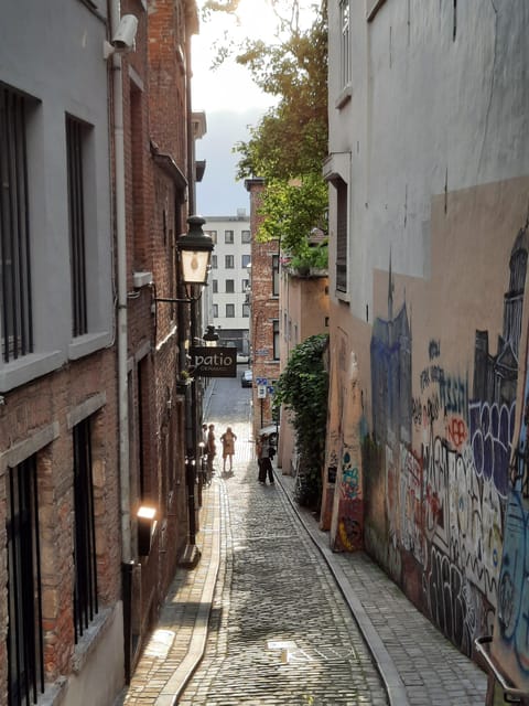 Brussels: a stroll to discover hidden gems - Starting at Central Station with Brussels beneath your feet