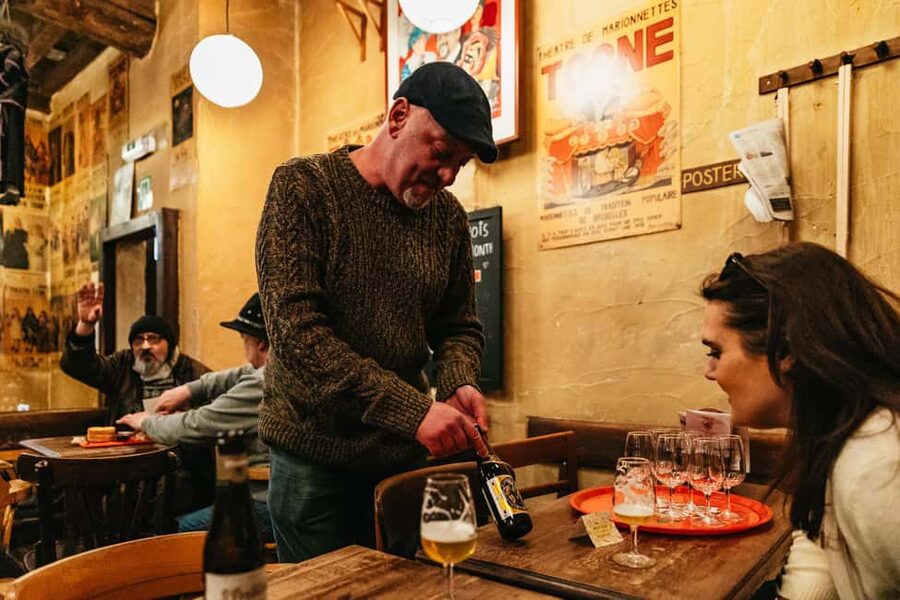Brussels: Beer Tasting Tour with 7 Beers and Snacks - From Grand’Place to Brussels’ older corners