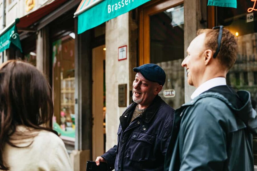 Brussels: Beer Tasting Tour with 7 Beers and Snacks - What the guides add to the afternoon