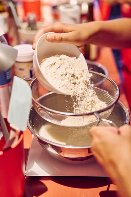 Brussels: Belgian Waffle Making Workshop with Beer Tasting - Who should book this workshop
