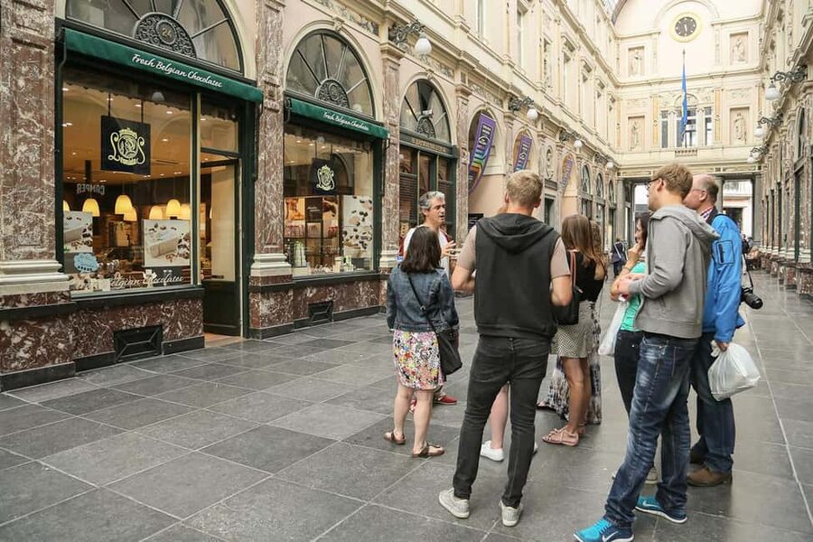 Brussels: Chocolate Appreciation and Tasting Walking Tour - Learning how Belgian chocolate is made