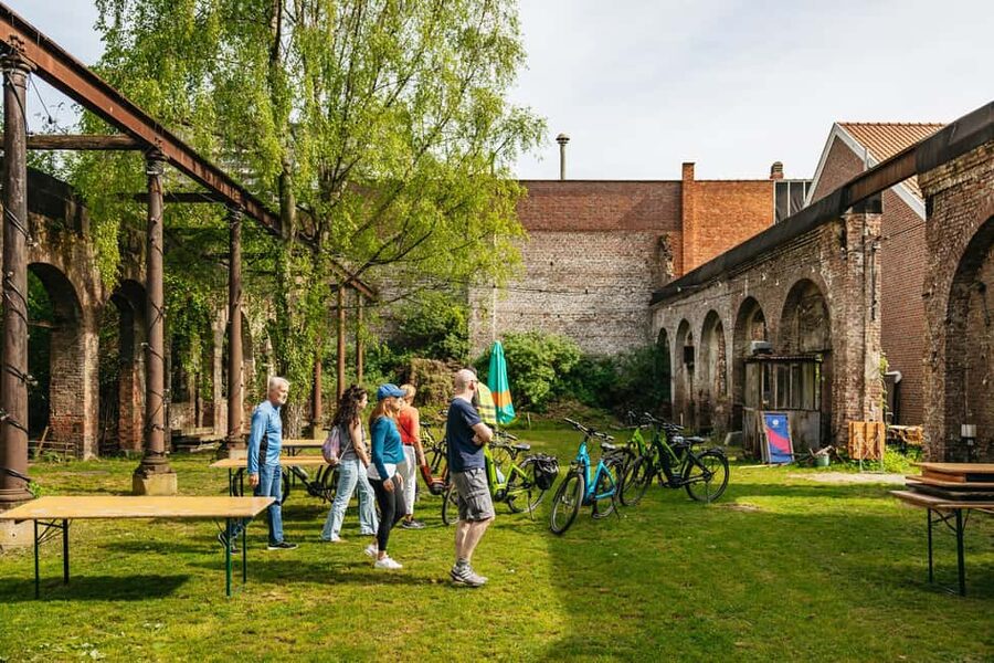 Brussels: City Highlights and Hidden Gems Bike Tour - The first streets: a useful introduction to Brussels