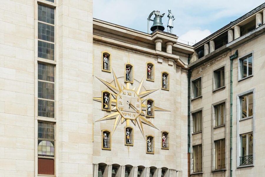 Brussels: City Highlights Walking and Tasting Tour - Four Belgian beers at a local bar