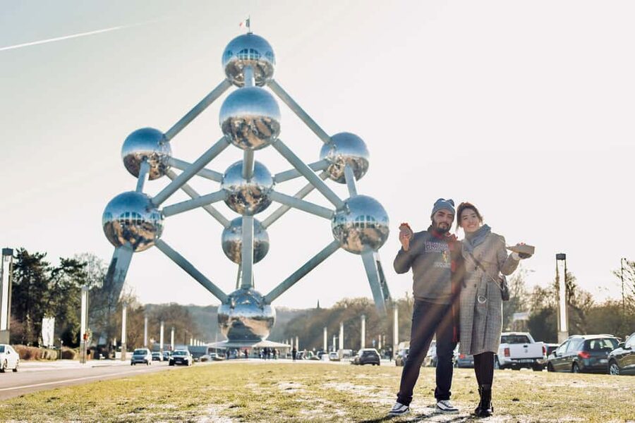 Brussels City Photoshoot With a Professional Photographer - Galeries Royales Saint Hubert for elegant indoor pictures