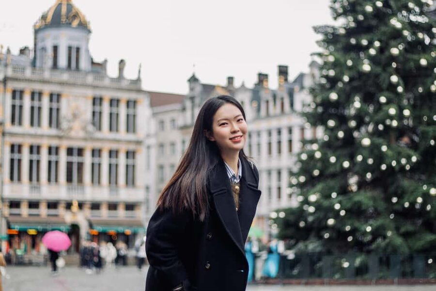 Brussels City Photoshoot With a Professional Photographer - Rain, timing, outfits, and the pace of the session