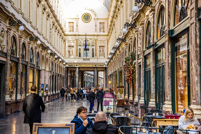 Brussels: City Walk with Audioguide in 7 Languages on your Phone - The Chapel Church and the Marollen district