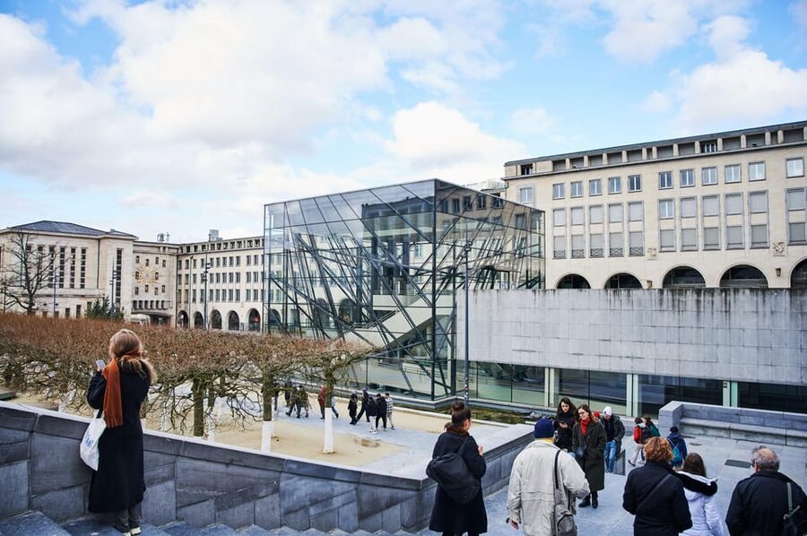 Brussels: Colonial Horrors of Leopold II in Congo Tour - Rue Brederode and the political setting