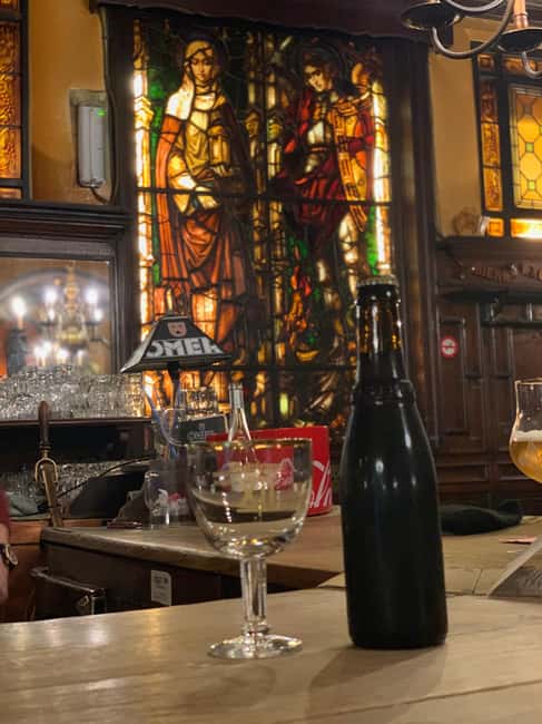 Brussels : Exclusive Chocolate, Beer, Waffle & Whiskey tour - Twelve chocolate tastes beyond the souvenir box