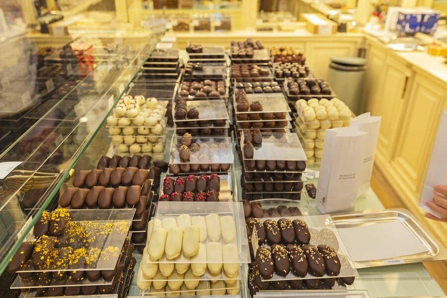 Brussels Food Tour: Main Dish, Beer, Waffle & Chocolate - Is $93 a fair price?