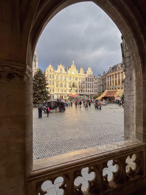 Brussels Food Tour: Main Dish, Beer, Waffle & Chocolate - Timing, group size and practical comfort