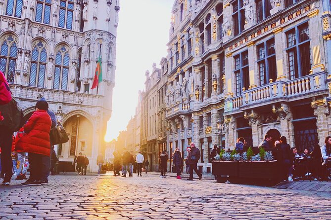 Brussels Highlights Walking and Bus Tour w/ Waffle - Manneken Pis and the Royal Galleries