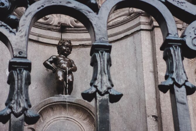 Brussels Highlights Walking and Bus Tour w/ Waffle - Royal Square, Sablon, and the Palace of Justice