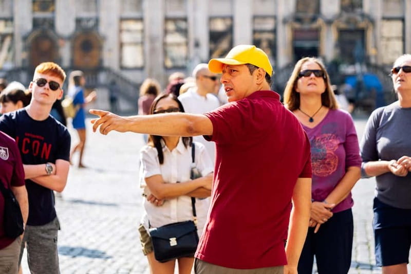 Brussels: Historical Tour with Chocolate & Waffle Tasting - Starting at Grand Place with Brussels at your feet