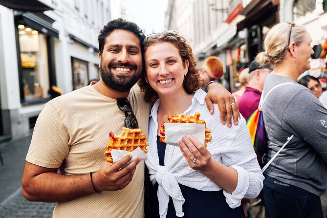 Brussels: Historical Walking Tour with Chocolate & Waffle Tasting - A quick meeting with Belgium’s chosen GOAT