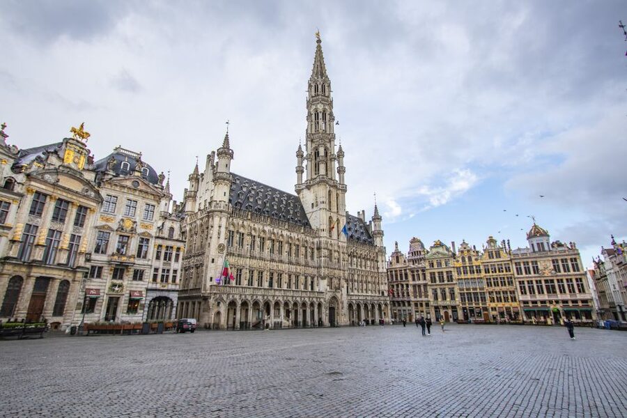Brussels: Insta-Perfect Walk with a Local - Grand Place through a camera lens