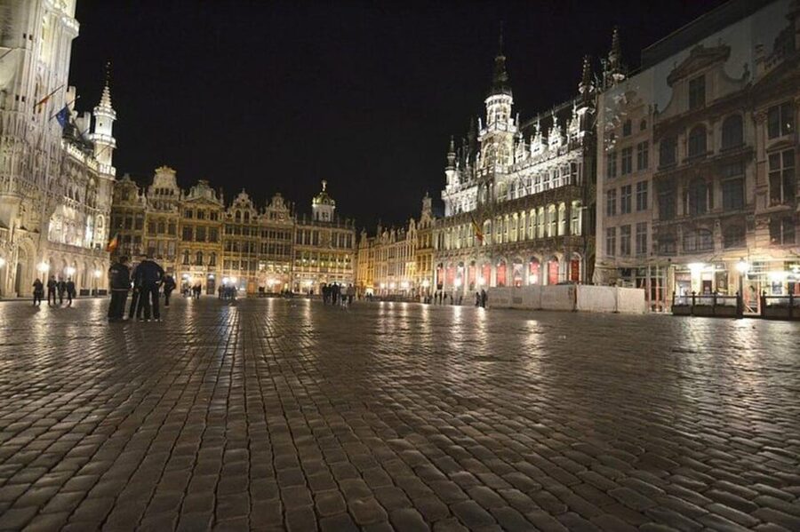 Brussels Must-See Attractions Walking Tour - Grand Place, the grand center of the walk