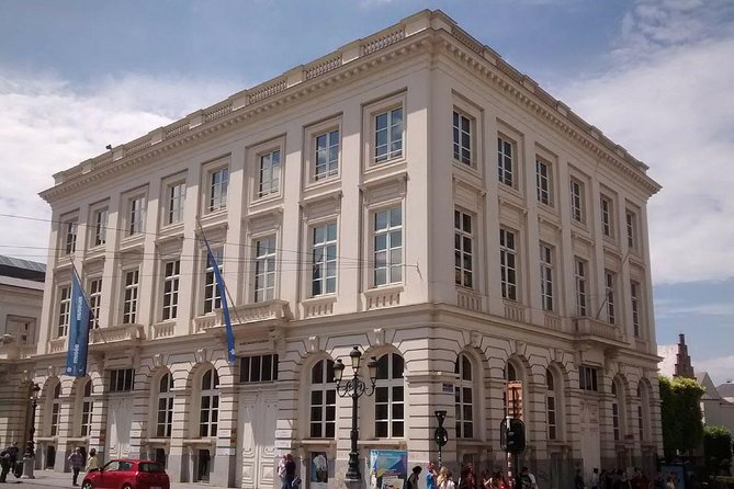 Brussels Politics Tour: Private & Personalized with a Local Guide - The triumphal arches and national pride