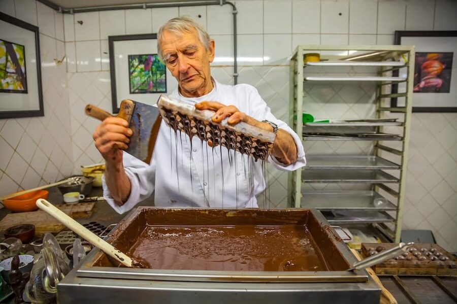 Brussels: Private Family Tour. Highlights, Tasting & Museum - What $151 per person really buys