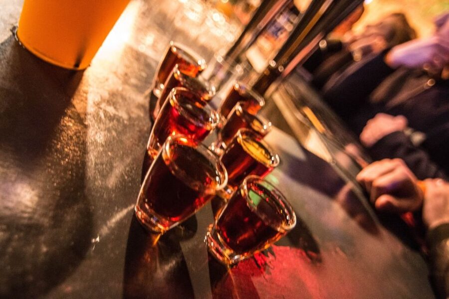 Brussels: Pub Crawl and Nightlife Party Experience - 1 a.m. at the final club