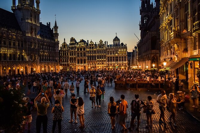 Brussels Pub Crawl Tour - Time-Out Pub and the middle of the night