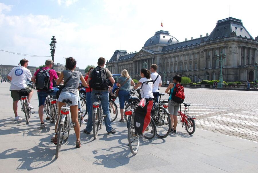 Brussels: Sightseeing Bike Tour - Jubilee Park and the royal quarter