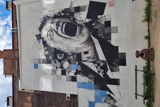 Brussels through its comics murals - Rain, Timing, and the Outdoor Trade-Off