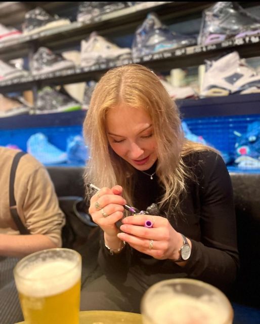 Brussels Tipsy Tour: Cocktail Making, Painting & Chocolates - Who should book this experience?