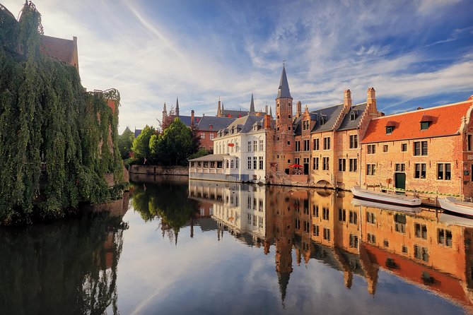 Brussels to Bruges: Private & Personalized Day Trip with a Local - The one-hour train from Brussels to Bruges