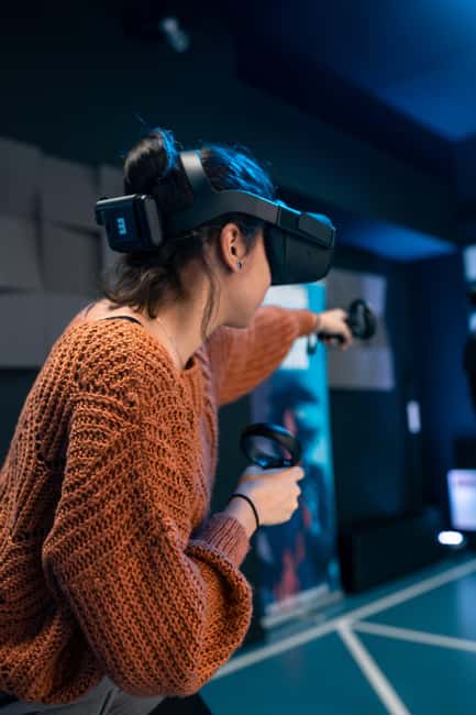 Brussels: Virtual Reality gaming, Arena - Entering Futurist Games in Brussels