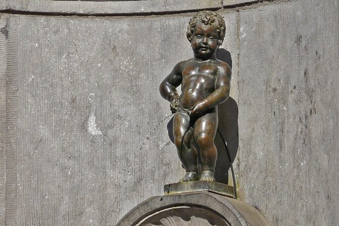 Brussels Walking and Tasting Tour (Beers,Chocolates&Fries/Waffle) - Belgian Beer: The Tour’s Social Finish