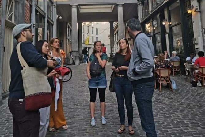 Brussels Walking and Tasting Tour (Beers,Chocolates&Fries/Waffle) - Pace, Weather, and Group Comfort