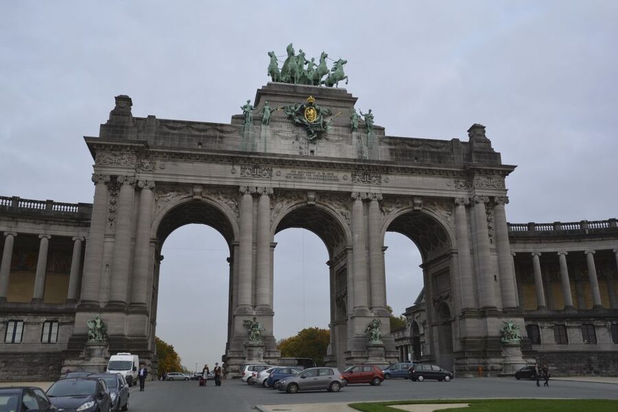 Brussels: Walking Tour from Central Station to Manneken Pis - Starting at Brussels Central Station