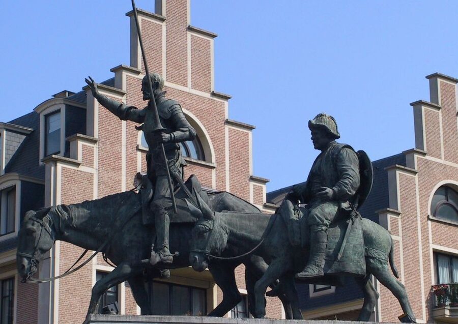 Brussels: Walking Tour from Central Station to Manneken Pis - The Atomium and the modern side of Brussels