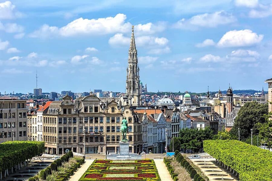 Brussels: Walking Tour with Belgian Lunch, Chocolate, & Beer - Mussels, beef stew, gratin, and two beers