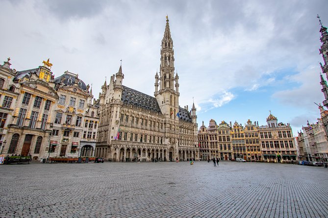 Discover the Brussels Politics Scene with a Local - Seeing the Palace of Justice up close