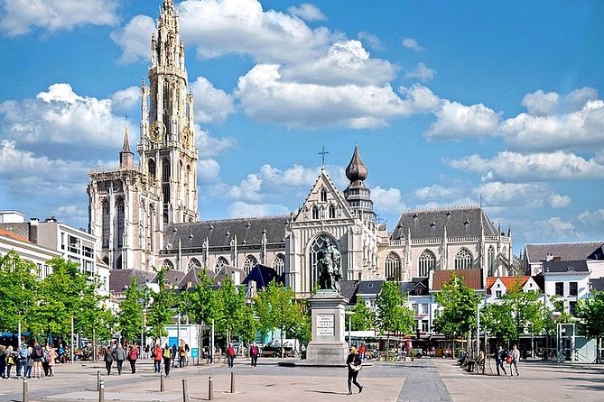 e-Scavenger hunt Antwerp: Explore the city at your own pace - Groenplaats to Grote Markt: a useful opening stretch