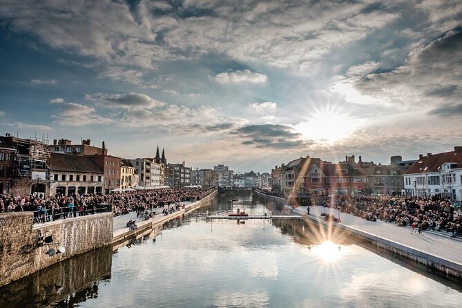 e-Scavenger hunt Kortrijk: Explore the city at your own pace - The Battle of the Golden Spurs in places and museums