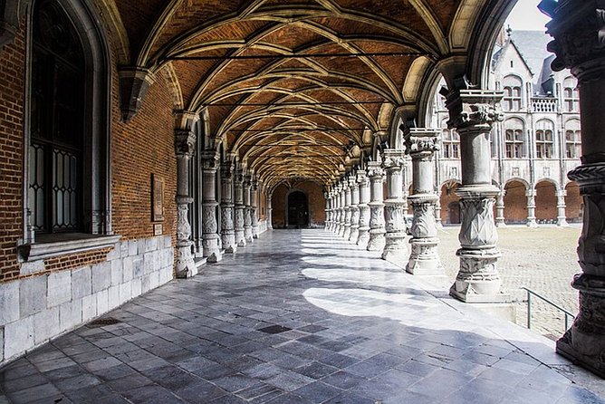 e-Scavenger hunt Liège: Explore the city at your own pace - Squares, bridges, and Liège’s local character