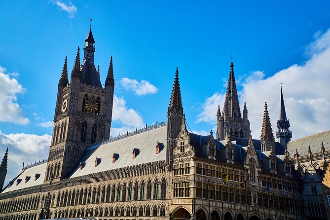 e-Scavenger hunt Ypres: Explore the city at your own pace - The Cloth Halls and Ypres market square