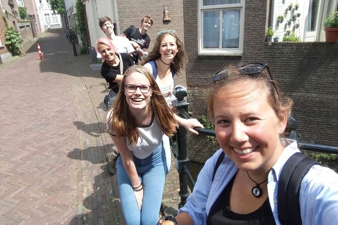 Exciting Murder Mystery - Interactive city walk in Antwerp - Finding the photo destinations